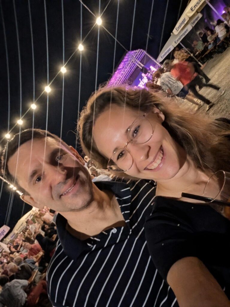 Frank Geiger beim Hoffest der Familie Krohmer am Abend